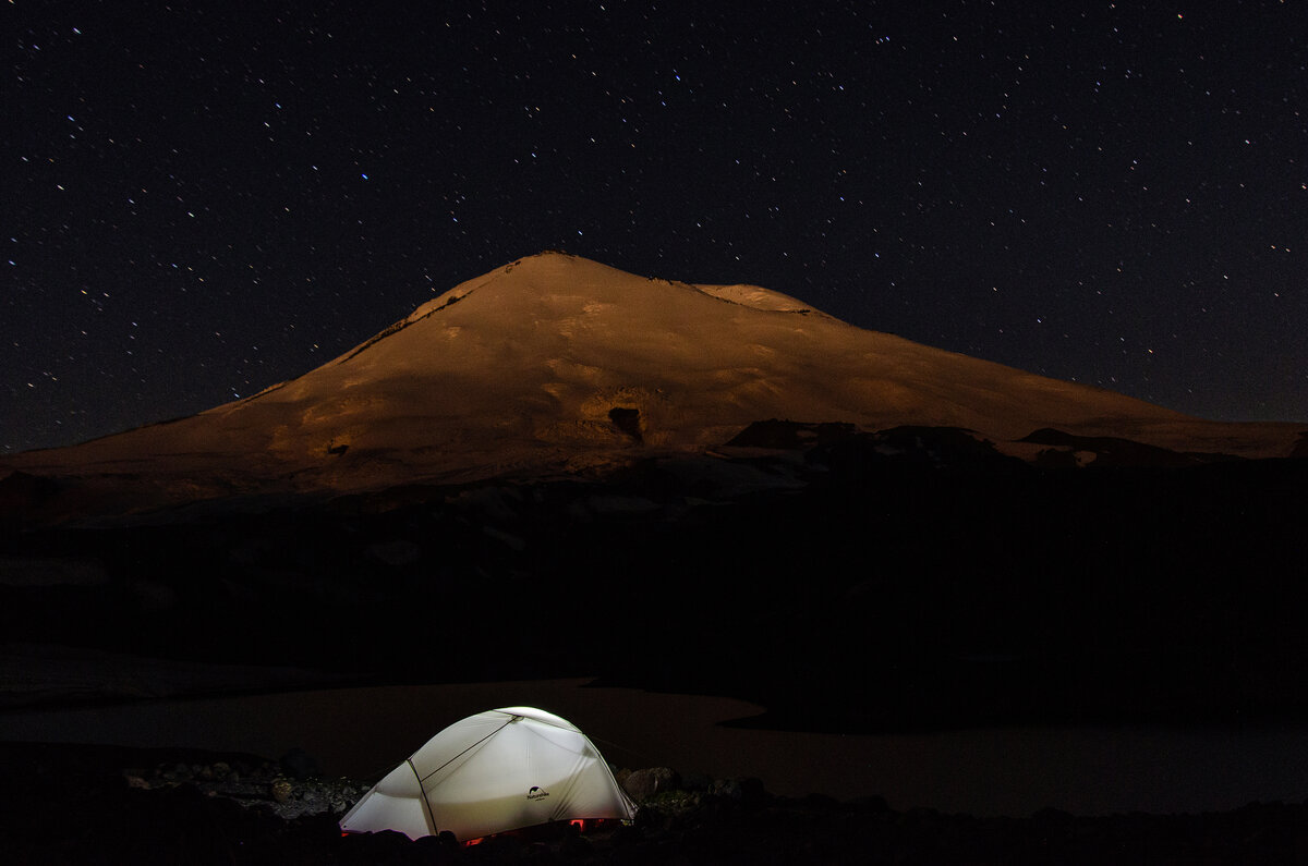 Эльбрус, озеро Бирджалы и наша палатка