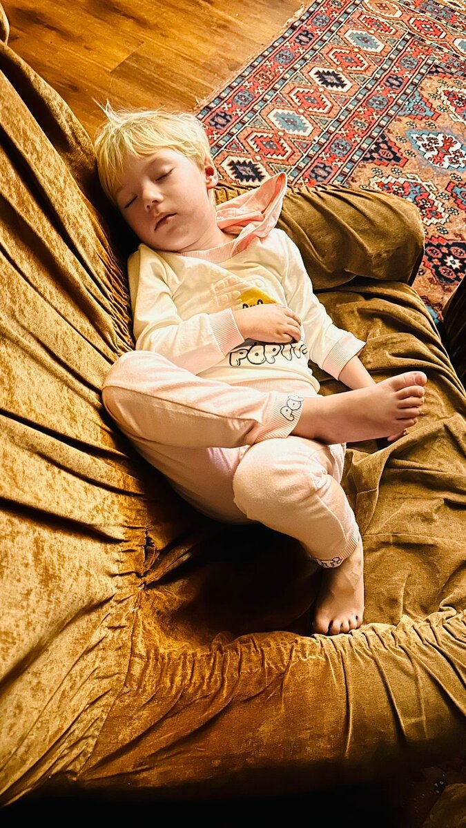 Дочка утомилась от общения со мной)