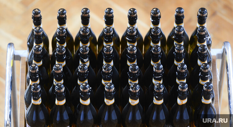    Жителей ХМАО зовут на вахту в Москву, чтобы упаковывать алкоголь