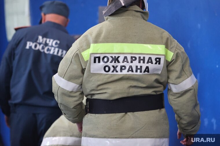    В тушении пожара приняли участие 32 сотрудника МЧС и 10 единиц спецтехники
