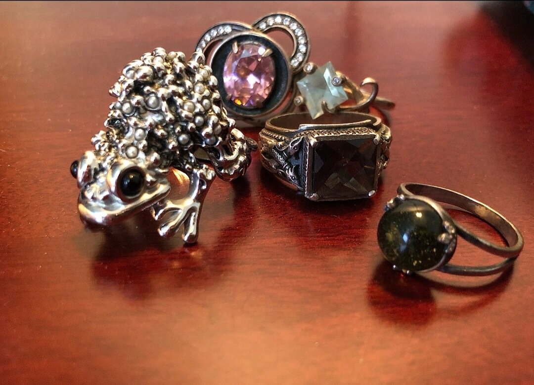 Жемчуг майорка комплект. Украшения тюмень. Украшения тюмень. Браслет из циозита купить. Украшения с крестом и жемчугом.