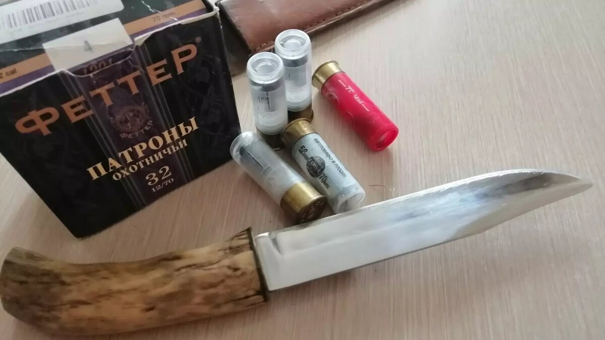     Люди часто покупают перцовки в подарок к Новому году. С чем связано увеличение спроса сейчас — не понятно.