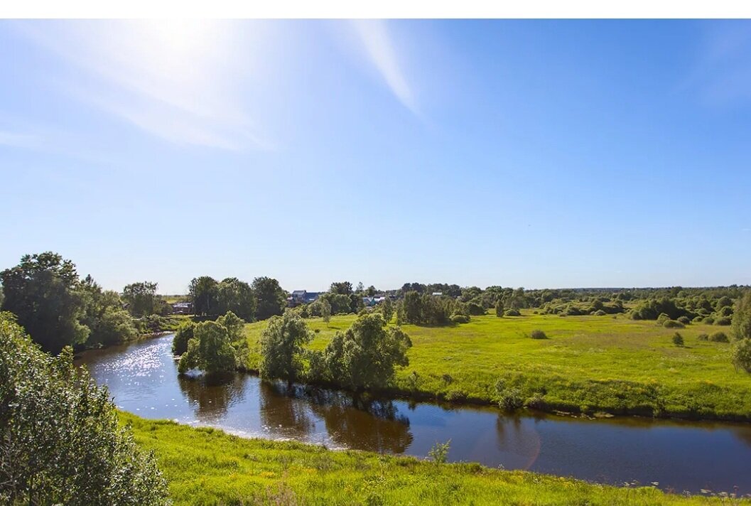 Тихая старинная русская река Лама близ села Ярополец под Волоколамском - на этих берегах вошли в бессмертие Кремлёвские курсанты... (Фото из открытых источников)... 