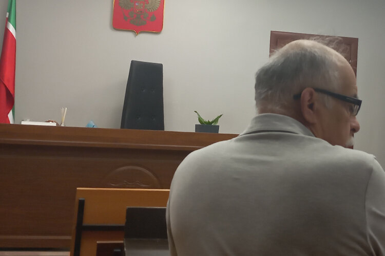   Адвокат Садретдинова: «Из текста заключения видно, что онкологическое заболевание прогрессирует, в настоящее время полыхает. Как следует из объемов раковых клеток, которые…»