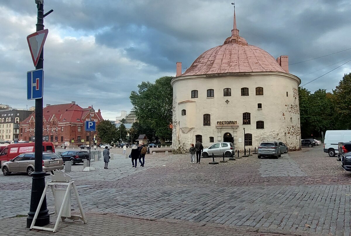 Влюбилась в город за один день. Что есть в Выборге такого, чего нет негде.  Наши расходы с размахом | Неугомонные пенсионеры | Дзен