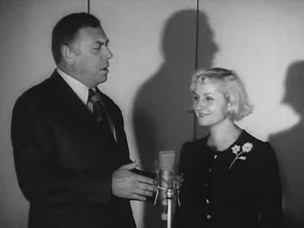 Как выглядит эта актриса, знает не каждый зритель, так как почти всю свою творческую карьеру она находилась за кадром.-7