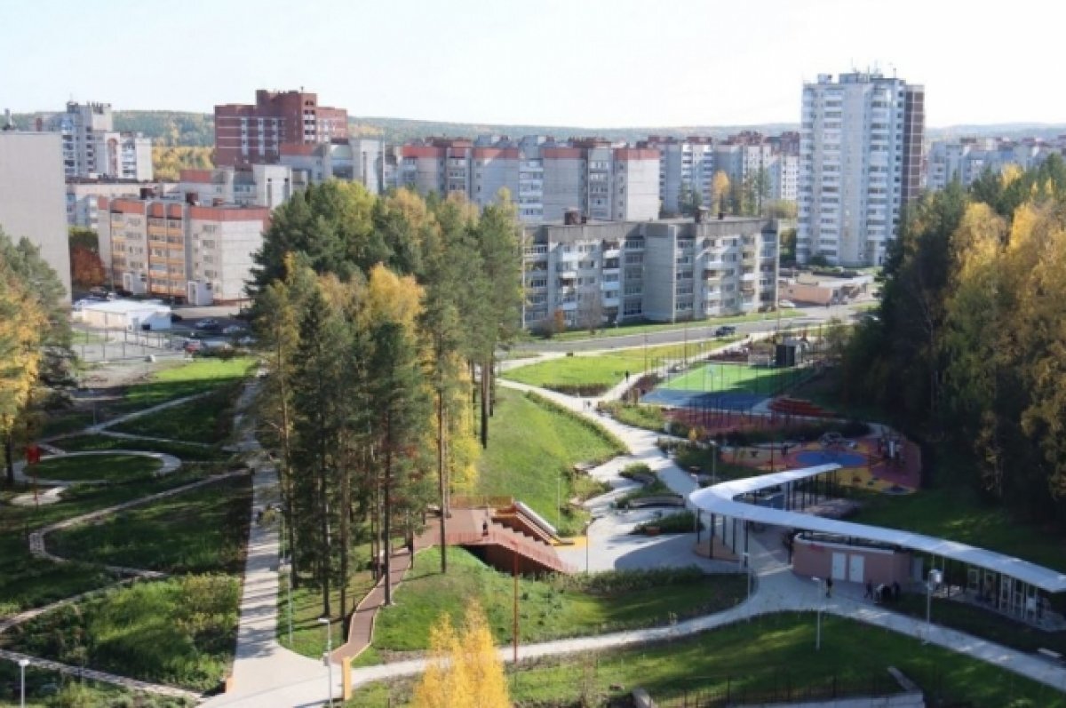    В городе Лесной появился парк с амфитеатром
