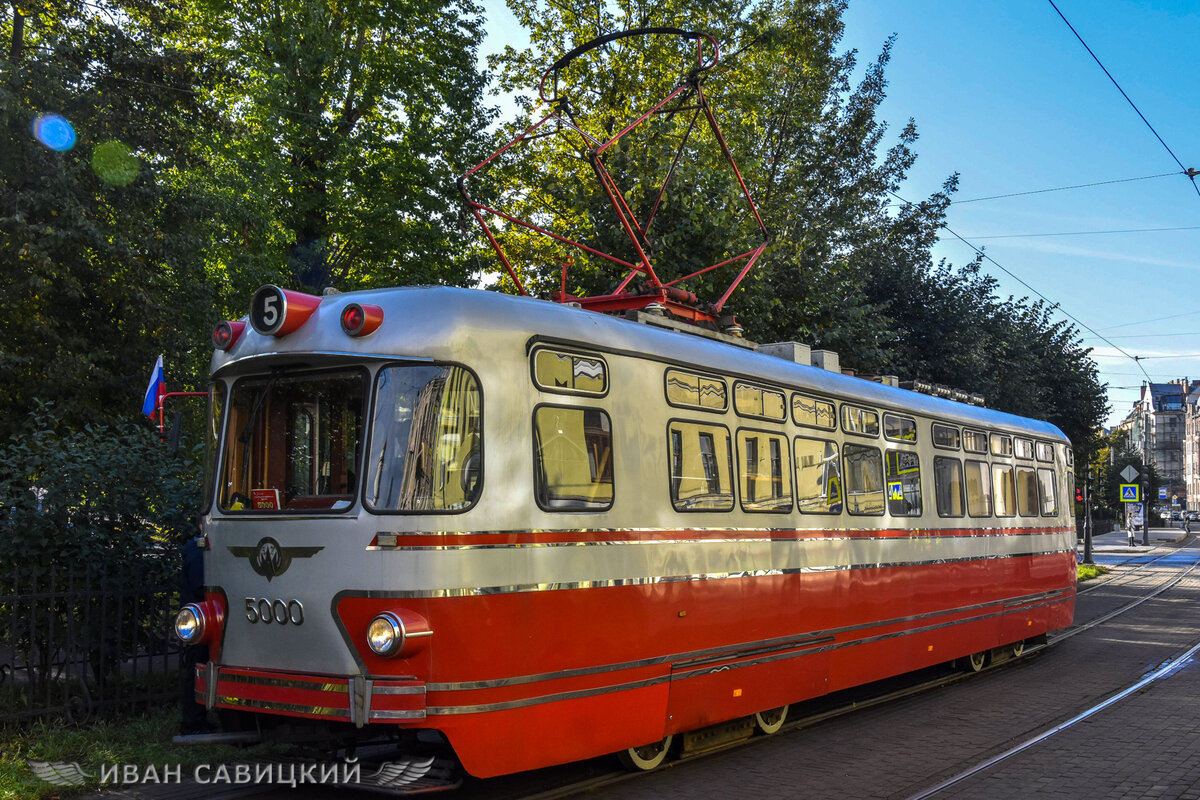 ТС-76, своего рода вагон-реплика, по мотивам ЛМ-57