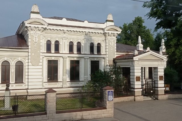    Что известно о здании из Уфы, которое отображено на 1000-рублевой банкноте?
