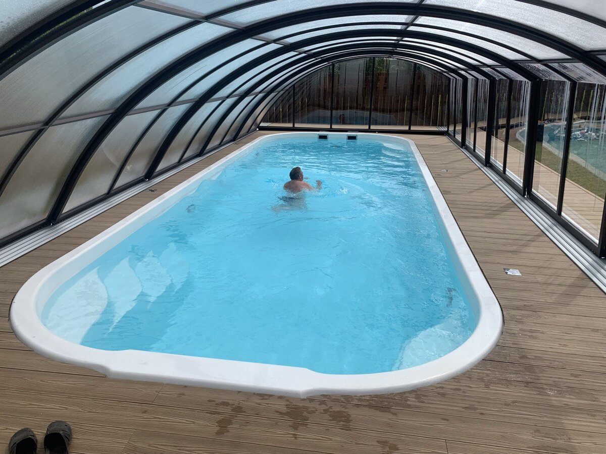 Высокий павильон для бассейна из монолитного поликарбоната. Композитный бассейн Парадиз10