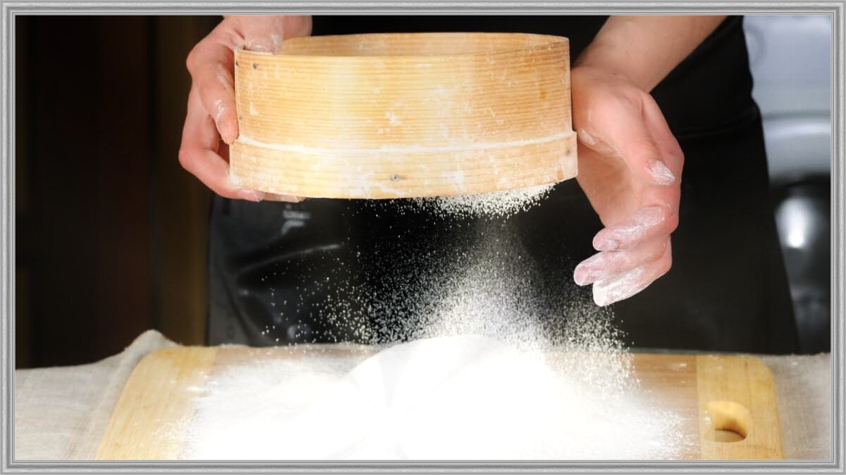 Тратить время на просеивание муки тоже не нужно. 