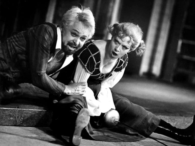 Спектакль укрощение строптивой с алисой фрейндлих. Спектакль укрощение строптивой с алисой фрейндлих. Алиса фрейндлих укрощение строптивой. Алиса фрейндлих в спектакле укрощение строптивой. Спектакль укрощение строптивой с алисой фрейндлих.