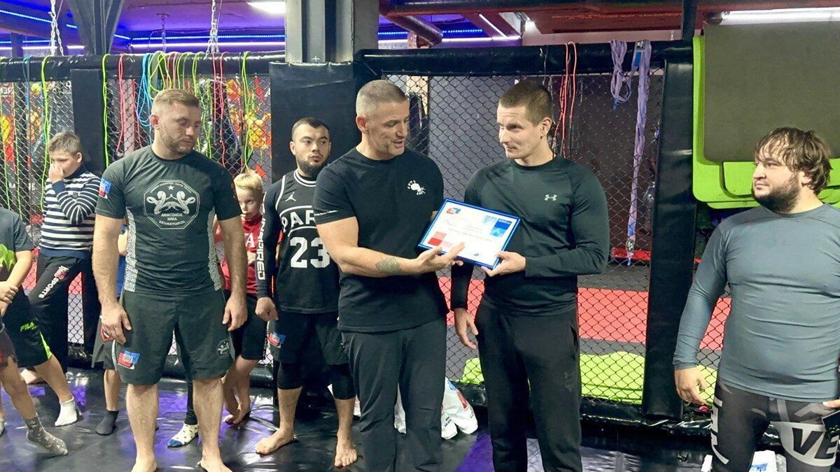 Союз ММА России вручил свидетельство тренеру из Херсонской области
