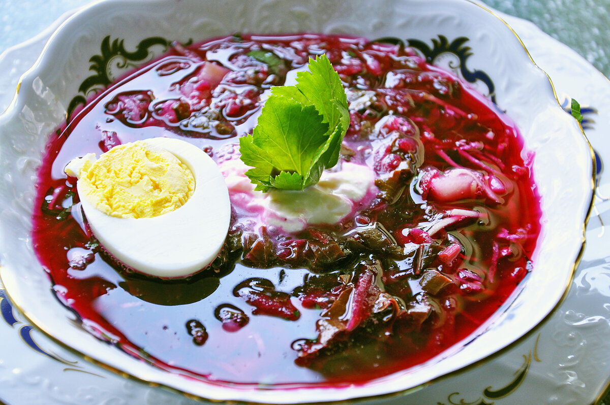 Ботвинья белорусская. Ботвинья горячая. Суп ботвинья. Свекольник холодной суп. Ботвинья.