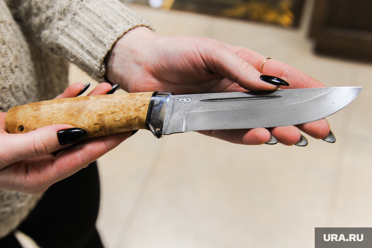    Женщина несколько раз ударила ножом знакомого