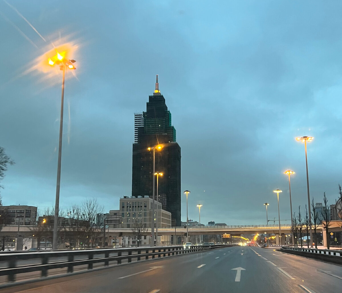 В Москве появилась новая высотка в стиле 