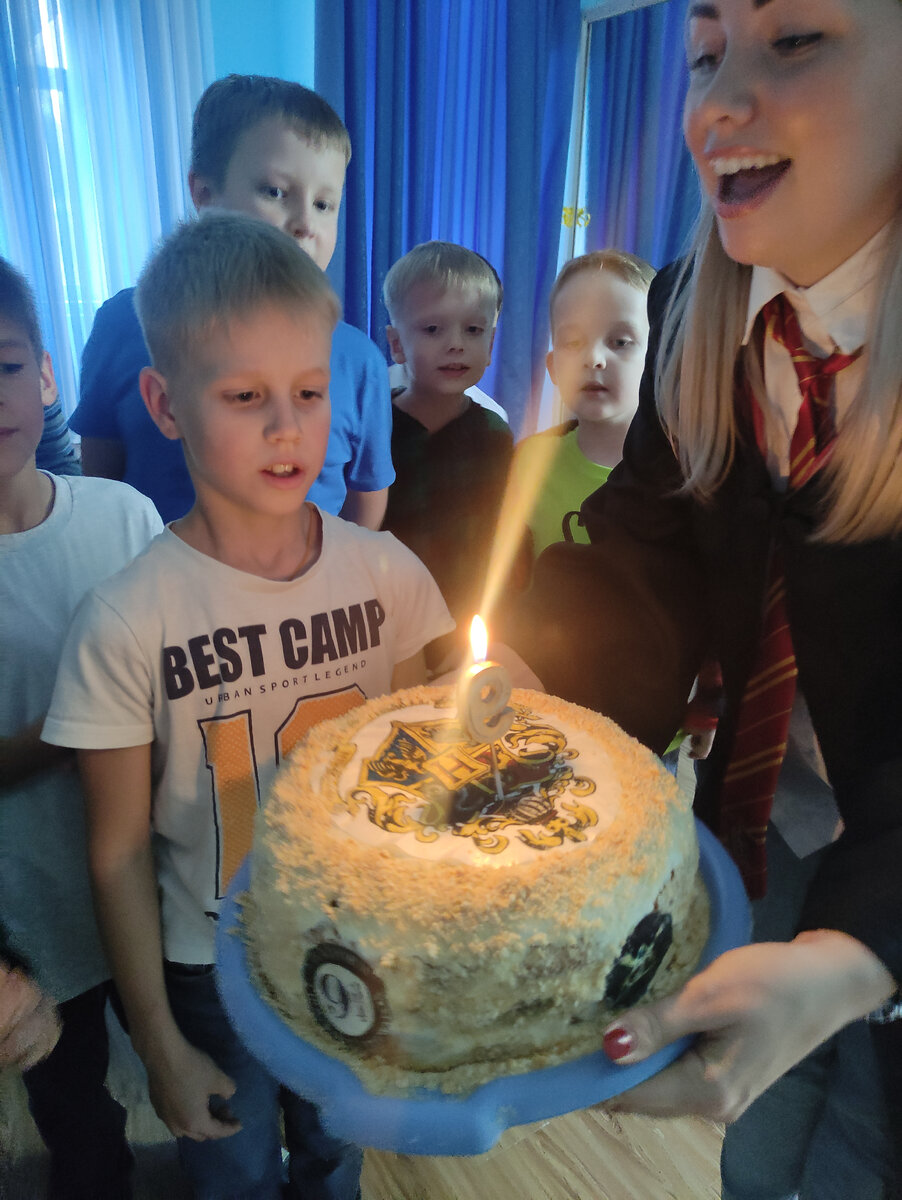 Торт домашний, но пекла не я)