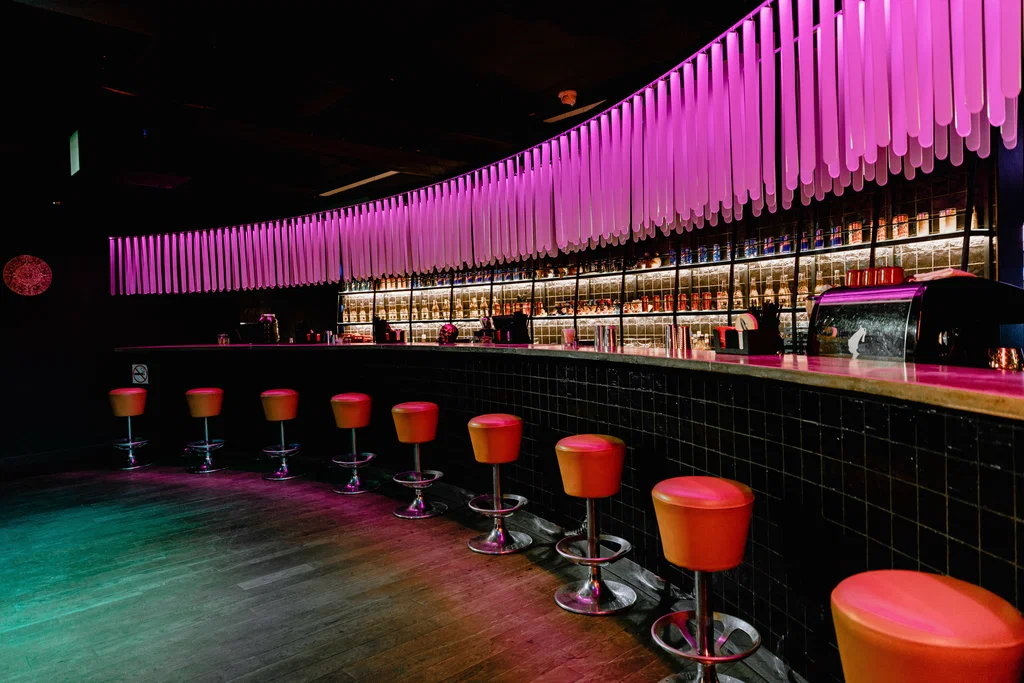 Краснодар – популярное туристическое направление. Но каждый путешественник сталкивается с тем, что не знает, куда отправиться в первую очередь в новом городе.-9