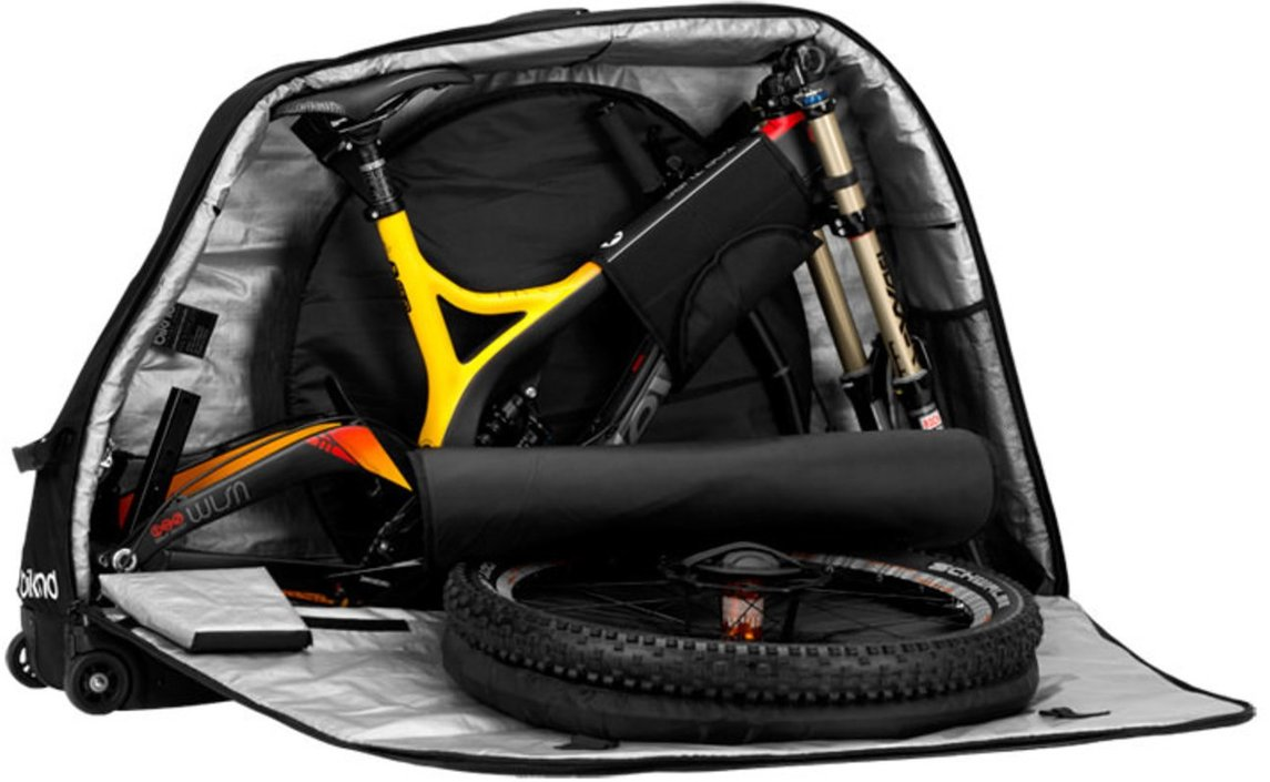 Провоз велосипеда в самолете. Велосипед ручная кладь. Велосипед ручная кладь. Упаковка велосипеда для перевозки. Перевозка коробки с велосипедом.