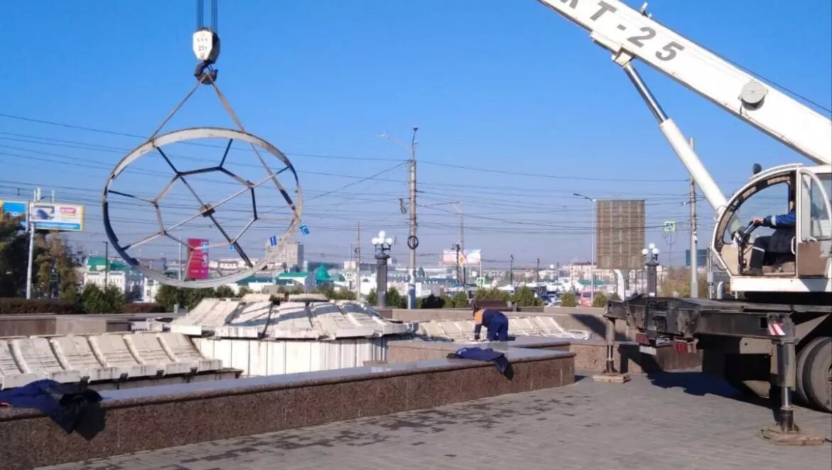     В холодное время года для фонтанов планируют закупить необходимые запчасти.