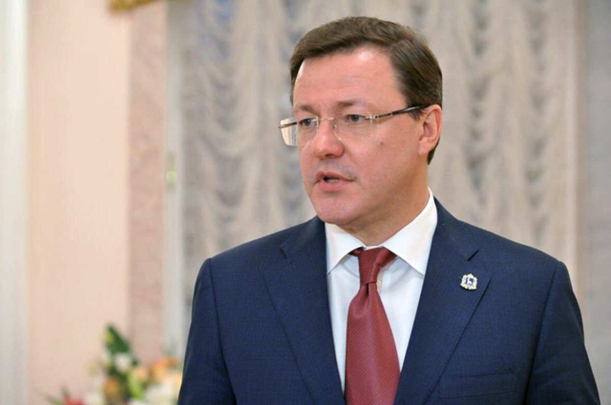    Дмитрий Азаров.