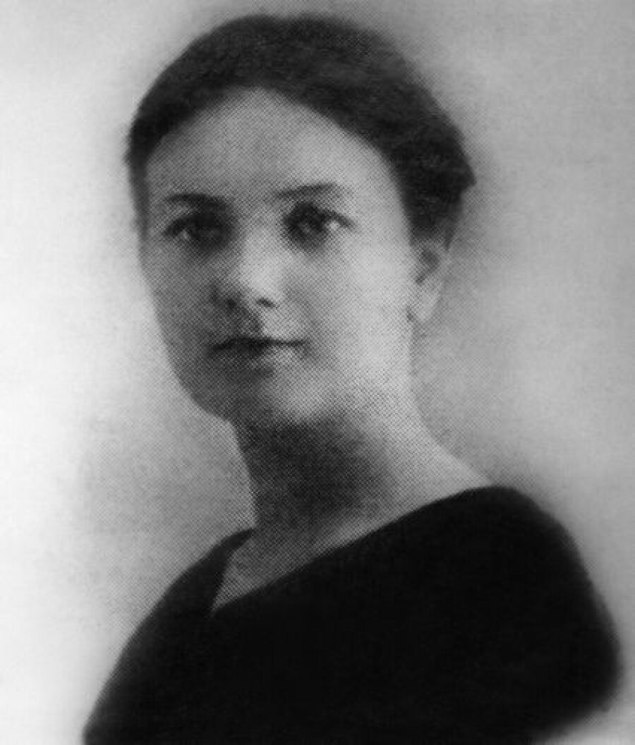 Такой Надежду Павлович увидел и полюбил Блок