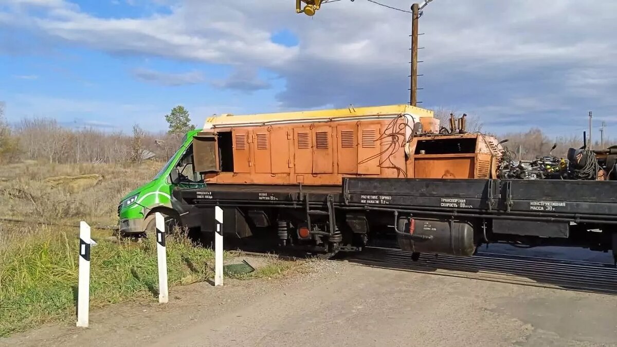 В Татарстане поезд снес автобус с пассажирами | inkazan.ru | Дзен