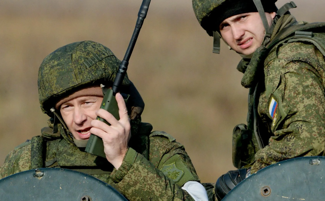 военнослужащие. призывники срочники в военкомате. солдаты в поезде. проводы новобранцев в армию. военнослужащий не выходит на связь.