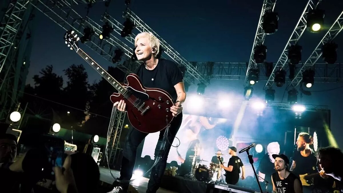     В Республике Марий Эл отменили концерт Арбениной и «Ночных снайперов» за «негативные высказывания» певицы «о стране и политике», сообщает ТАСС. Сама Арбенина назвала отмену концерта «диверсией против гражданина РФ».