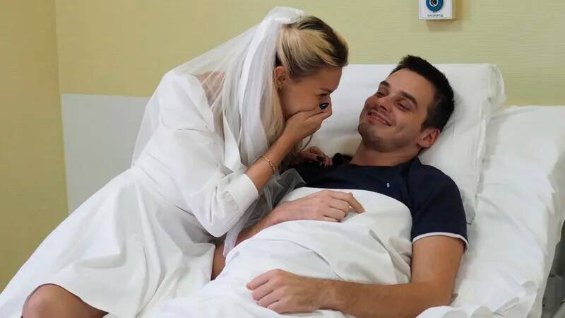 Молодожёны. Источник: 78.ru Автор фото: vk.com/gbuz_lokb📷
