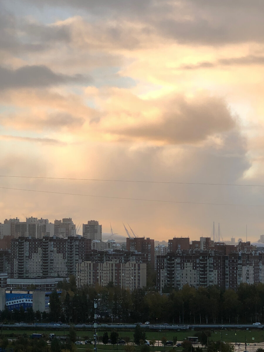 Такой прекрасный вид нас встречает с общего балкона 