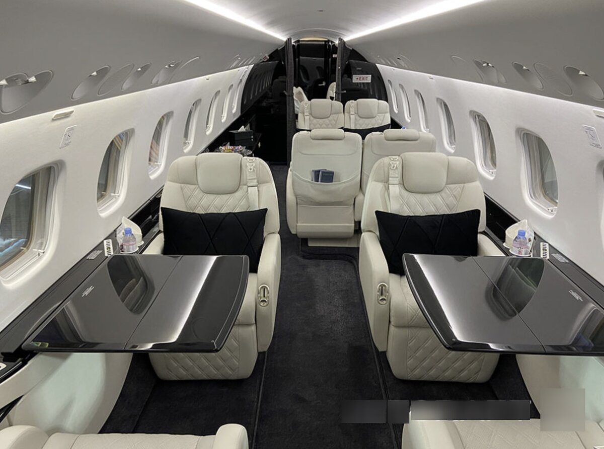 Салон Embraer Legacy 600 - наиболее популярной модели самолета для джет шеринга в России