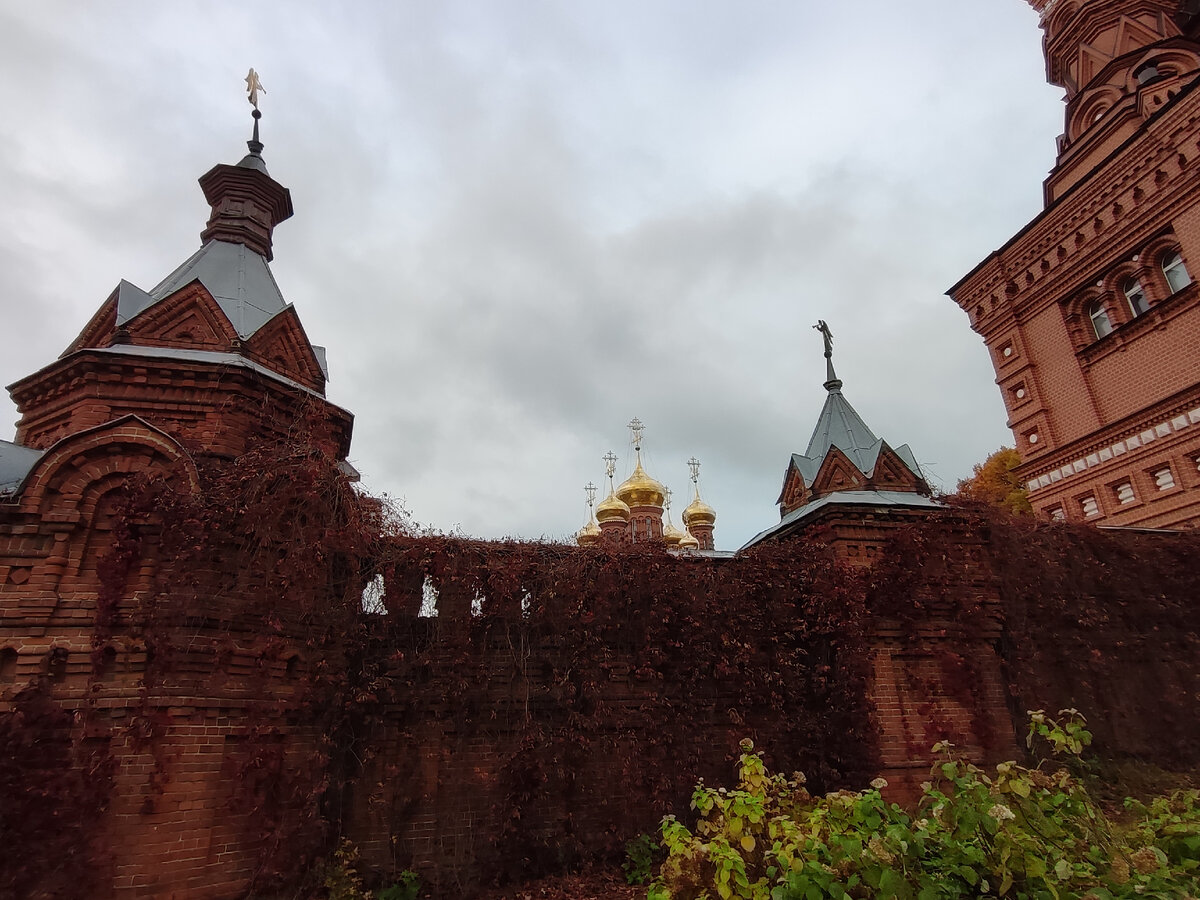 Улица Гефсиманские пруды, 1