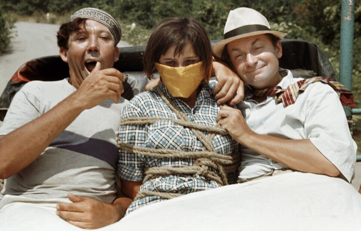 Кадр из советской комедии «Кавказская пленница...»