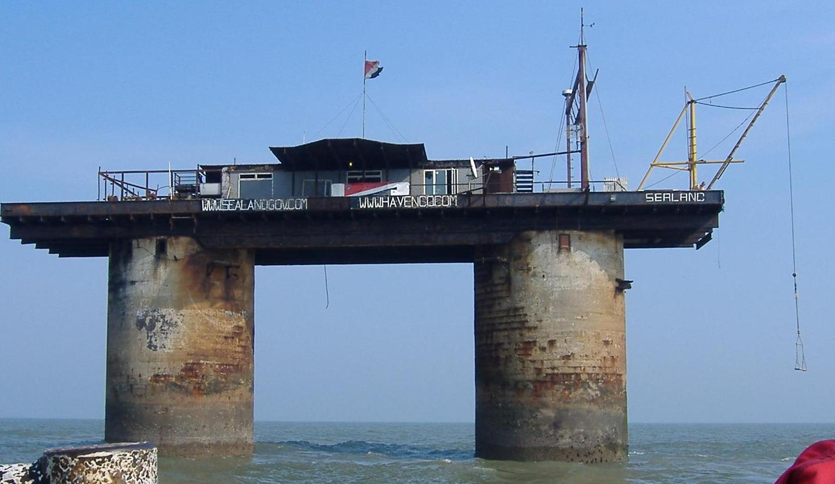 Самая маленькая страна в море. Самая маленькая страна в море. Остров силенд. Княжество силенд. Княжество силенд население.