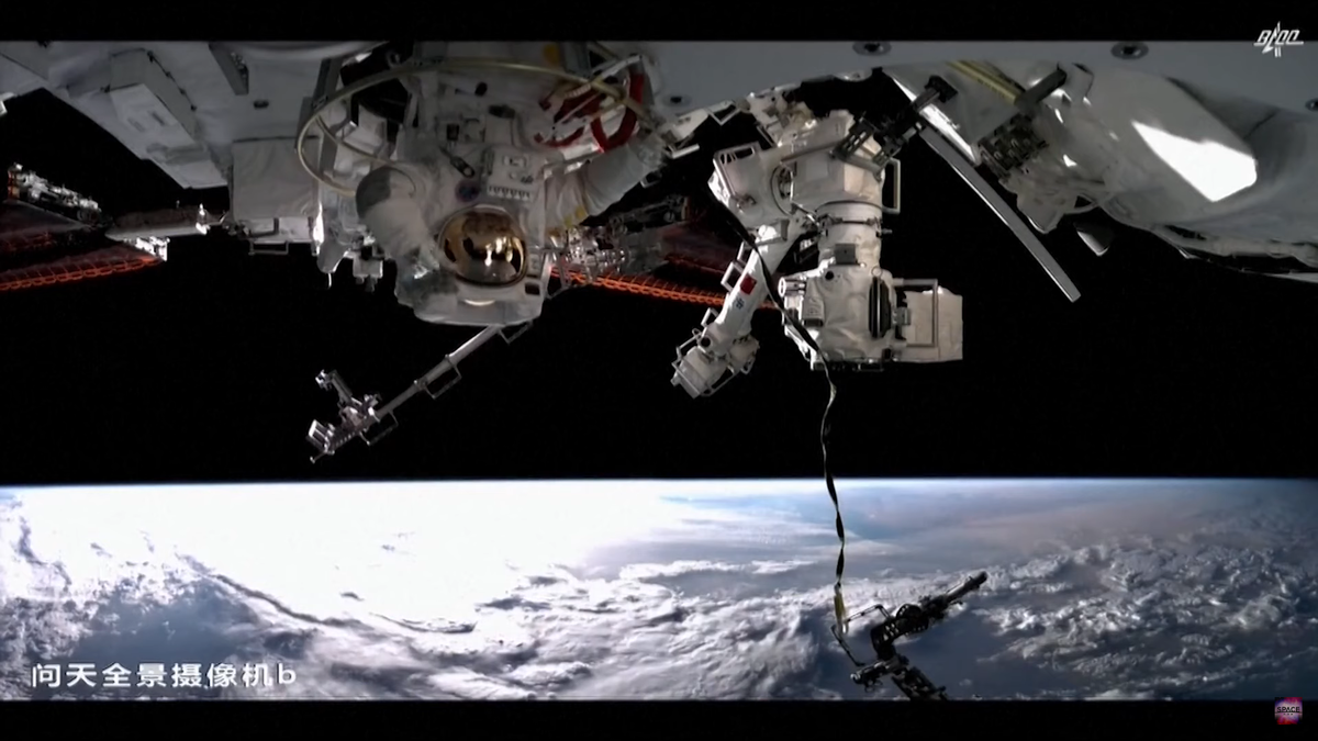 Скриншот из видеоролика "Космического агентства Китая" о строительстве на околоземной орбите китайской космической станции (ККС)