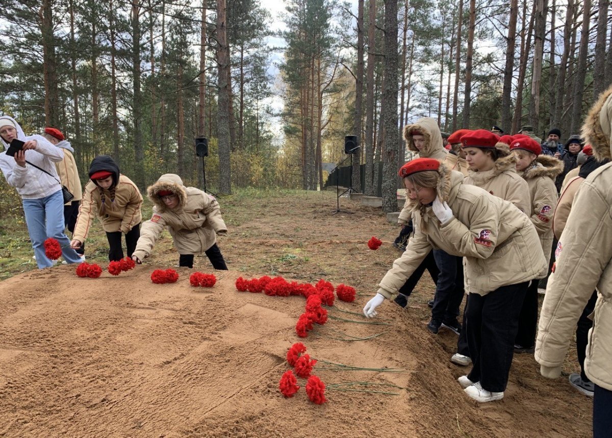    В Невельском районе перезахоронили 80 советских воинов