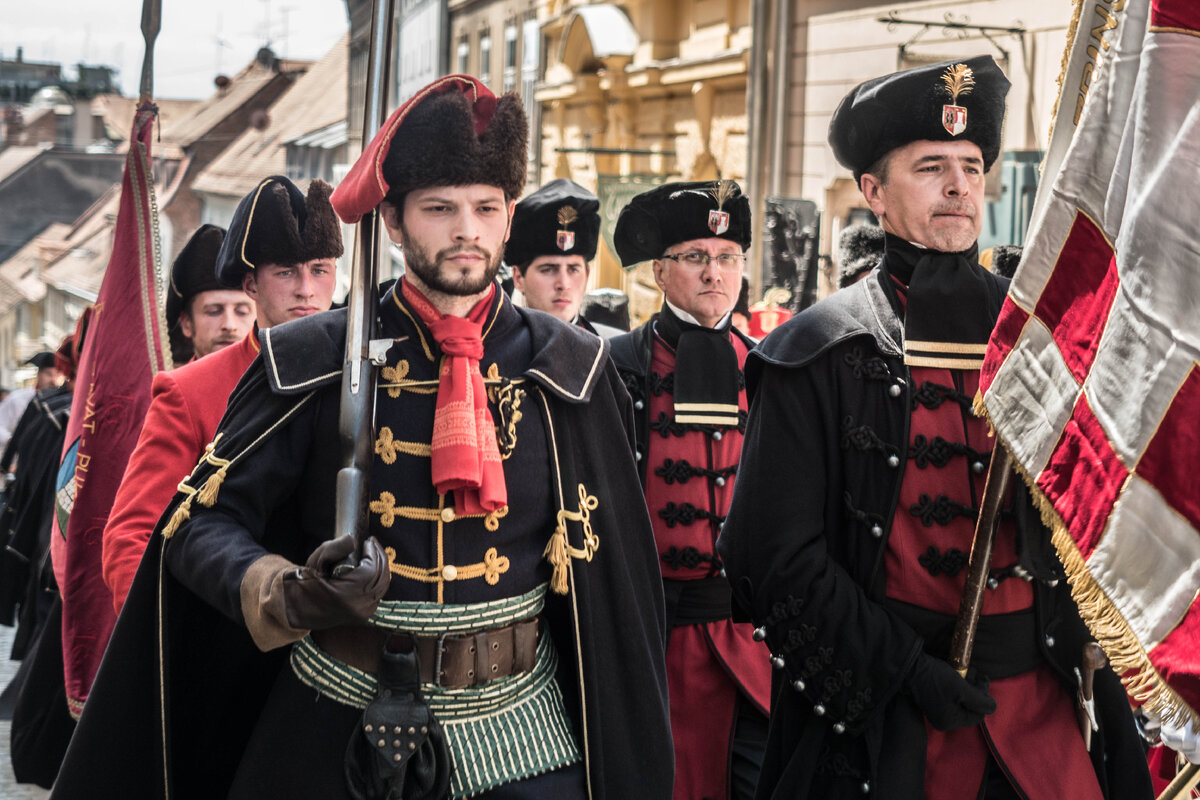 Кроаты — лёгкая конница Австрии, существовавшая в эпоху Тридцатилетней войны и комплектовавшаяся главным образом из кроатов (хорватов) откуда и пошло их название/