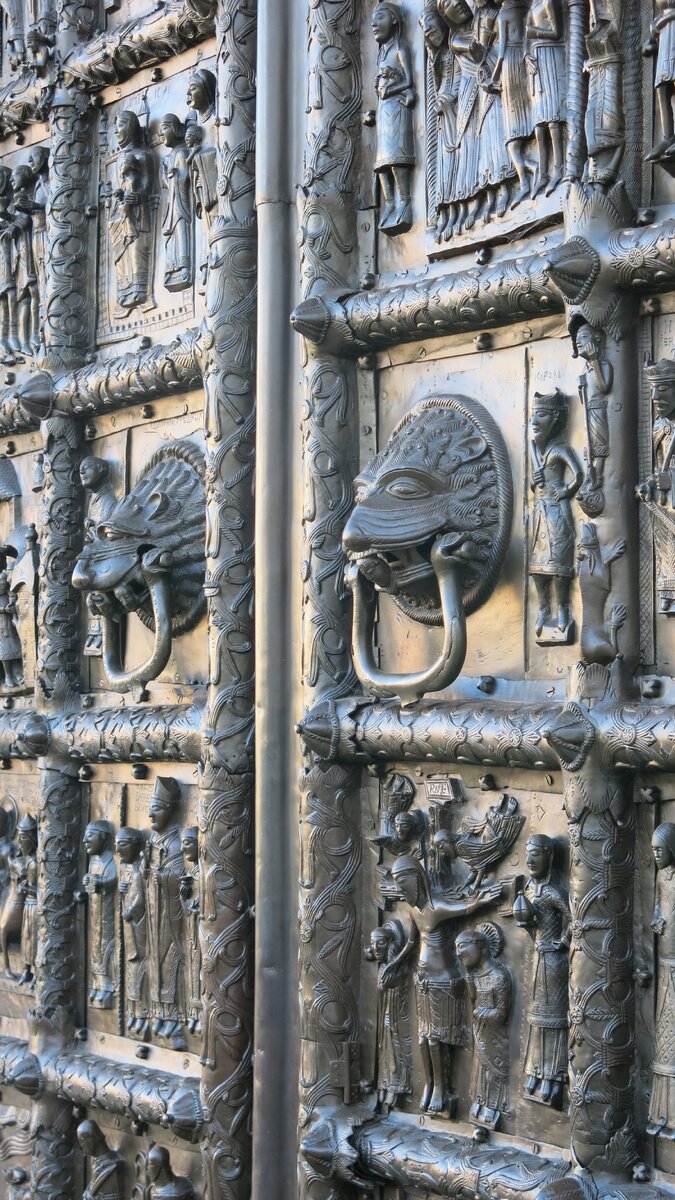 Магдебургские (Сигтунские, Плоцкие) врата. 1152–1154 годы. Фрагмент.