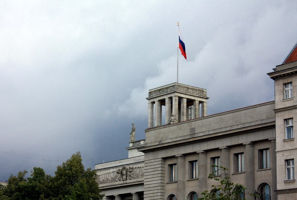 Здание Посольства и Консульства РФ  в Берлине.