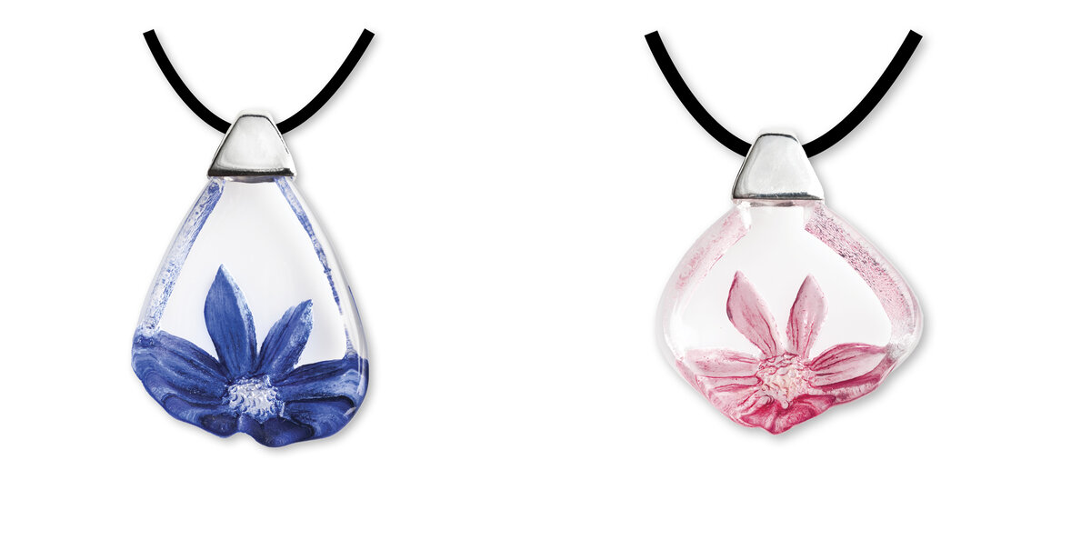 Высота подвески: 4,5 см. Фурнитура: серебро 925 пробы.
В комплекте: кожаный ремешок с возможностью регулировки длины (45-50 см).