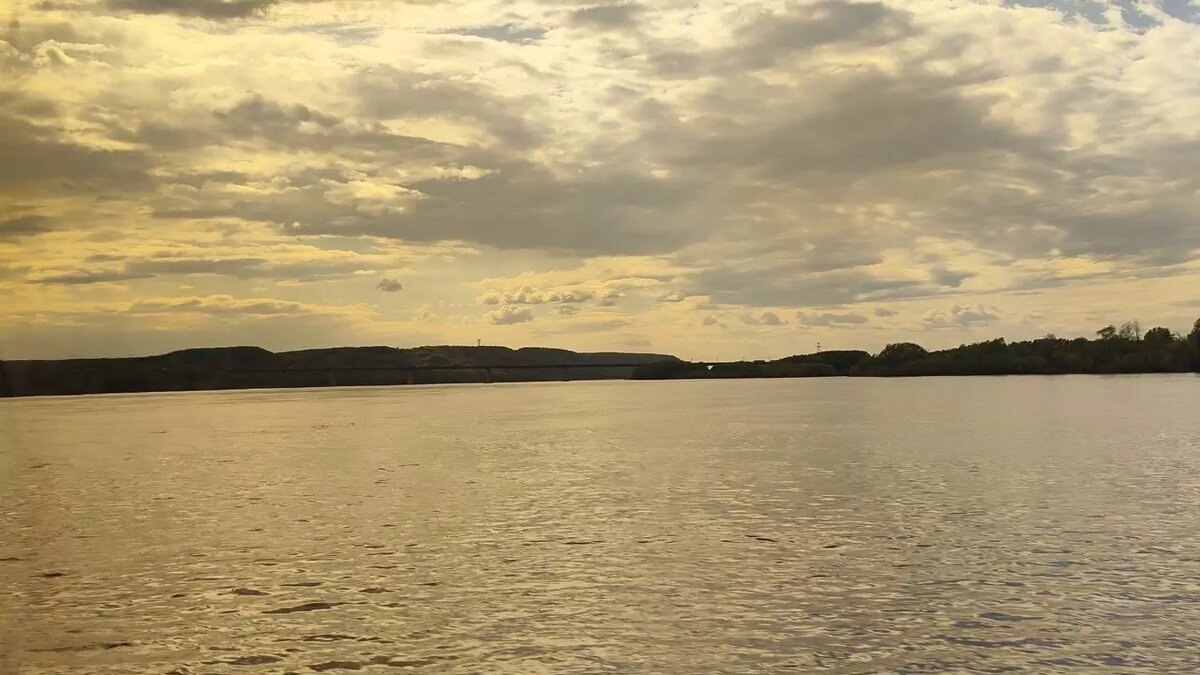     Баржа столкнулась с теплоходом в Нижнем Новгороде 17 октября из-за неблагоприятных погодных условий. Сведения о происшествии NewsNN предоставил источник в экстренных службах.