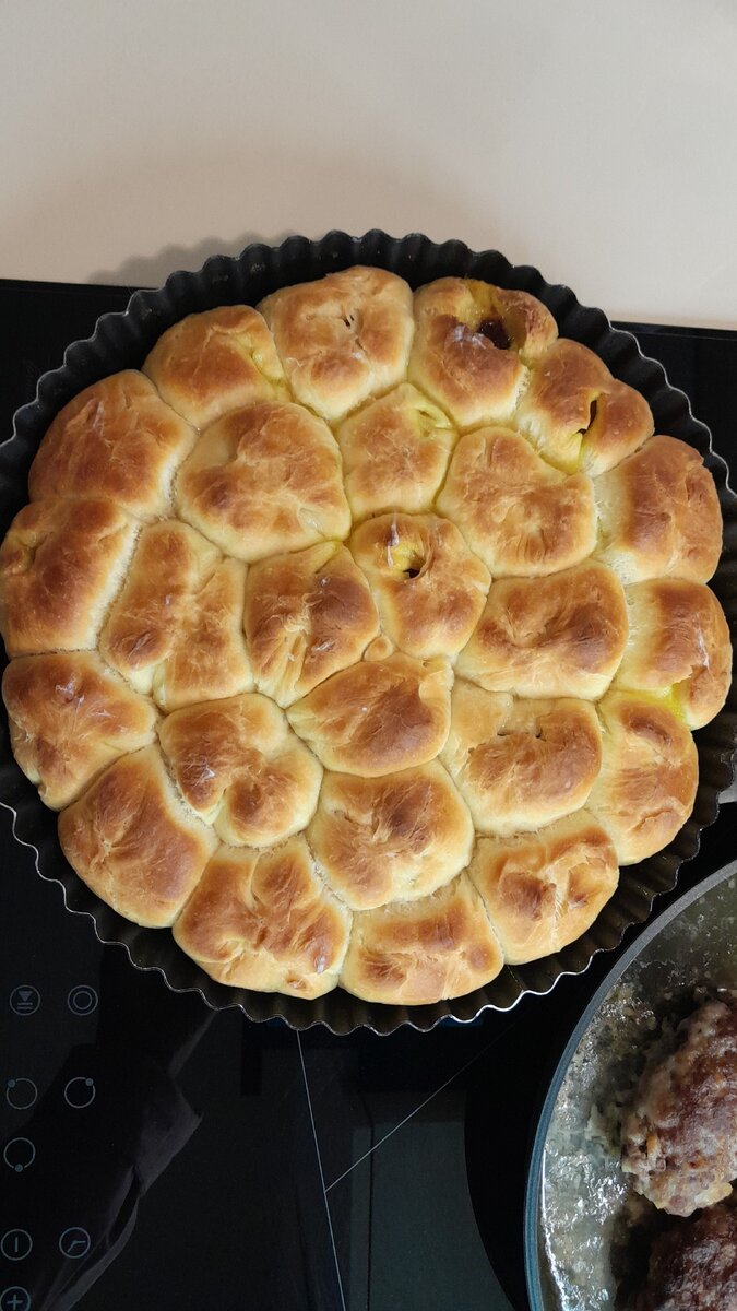 Пирог, муж испек к приходу с работы