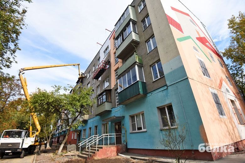 Фасад гомель. Штукатурка американка на фасаде. Фасады 10 этажных жилых зданий. Маленькие дом оштукатуренный. Фасад гомель.