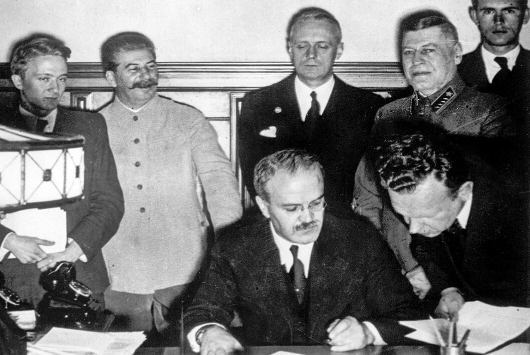 "Молотов-Риббентроп"