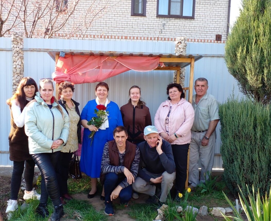 2023 год. Надюша - вторая слева. 