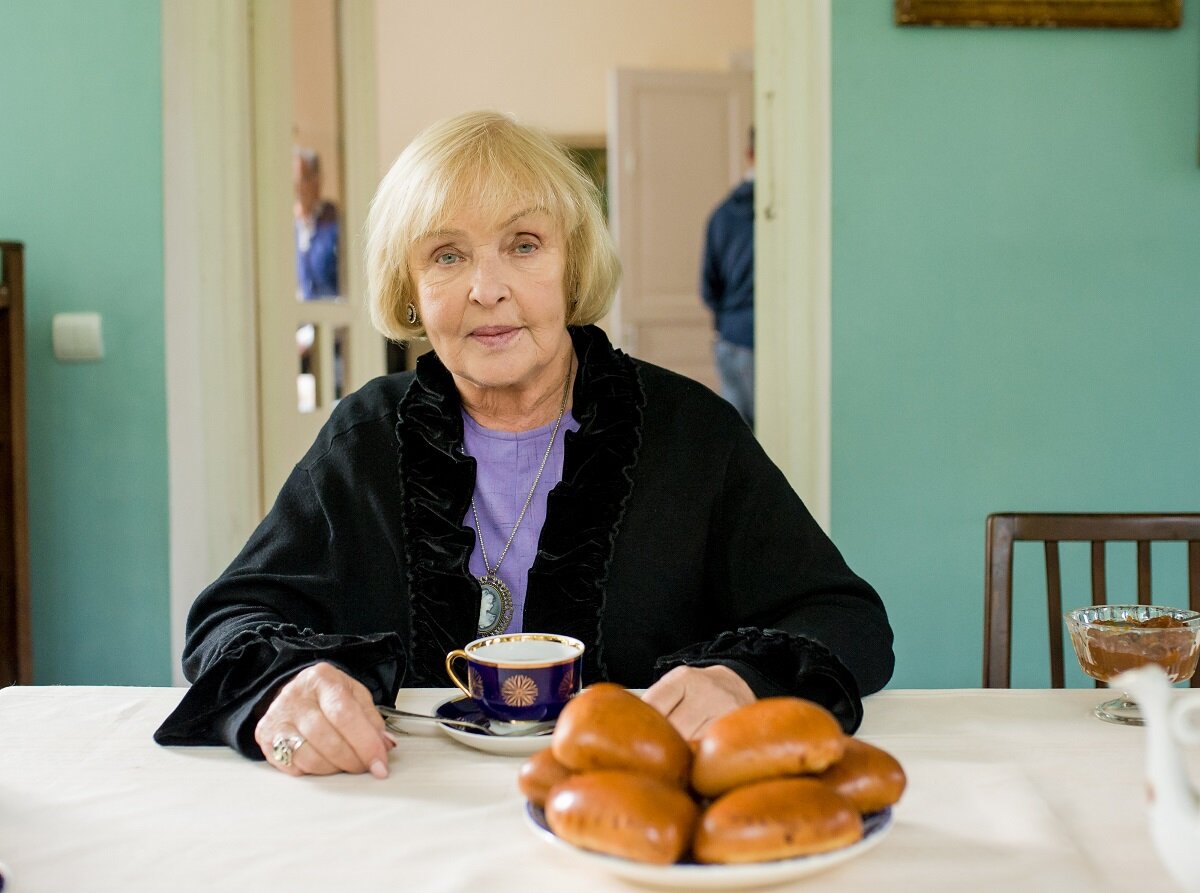 Ада актриса. Ада Роговцева. Роговцева, ада Николаевна. Анна Роговцева. Ада Роговцева фото.