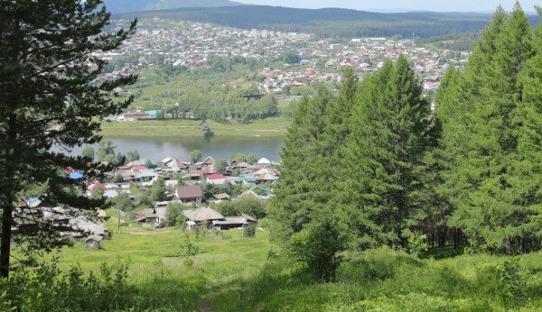 Автобус натуженно поднимался в гору, вот сейчас они поднимутся чуть выше и он, Николай, увидит свое родное село Арбатово, несмотря на "столичное" название, как говорили сельчане, оно было обычным,...