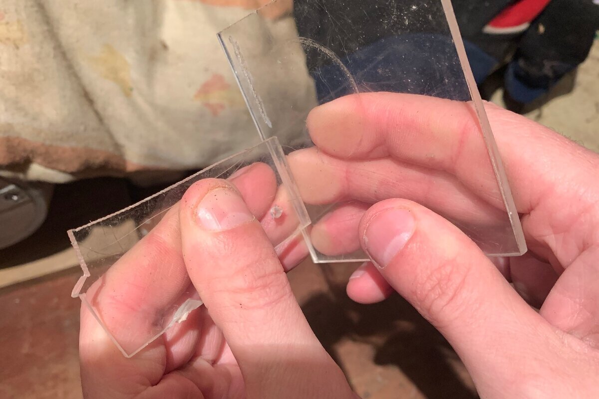 Склейка поверх оргстекла секундным клеем.