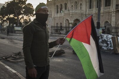   Протестующие во время столкновений на границе Палестины и Израиля в Вифлееме. ©Валерий Мельников РИА Новости